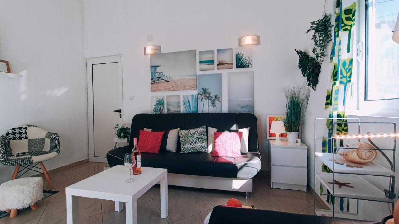 Beach Apartment With Beach Chairs N.1 Utjeha Bagian luar foto