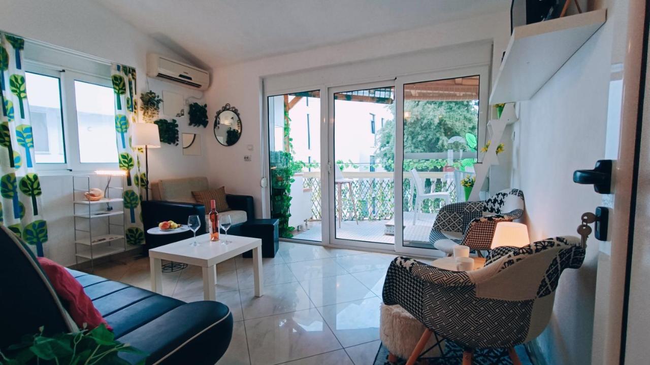 Beach Apartment With Beach Chairs N.1 Utjeha Bagian luar foto
