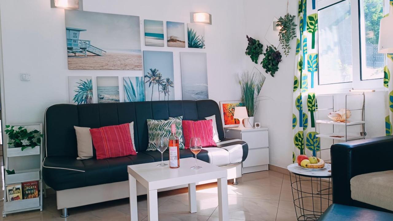 Beach Apartment With Beach Chairs N.1 Utjeha Bagian luar foto