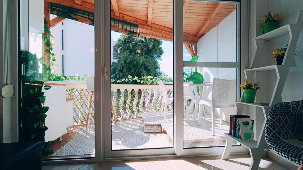 Beach Apartment With Beach Chairs N.1 Utjeha Bagian luar foto