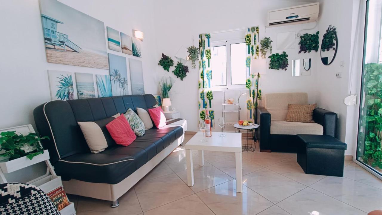 Beach Apartment With Beach Chairs N.1 Utjeha Bagian luar foto