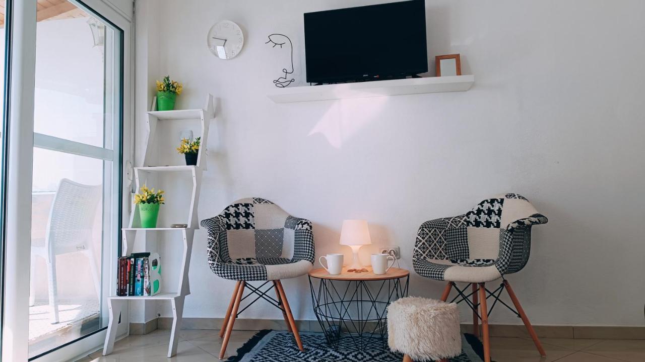 Beach Apartment With Beach Chairs N.1 Utjeha Bagian luar foto