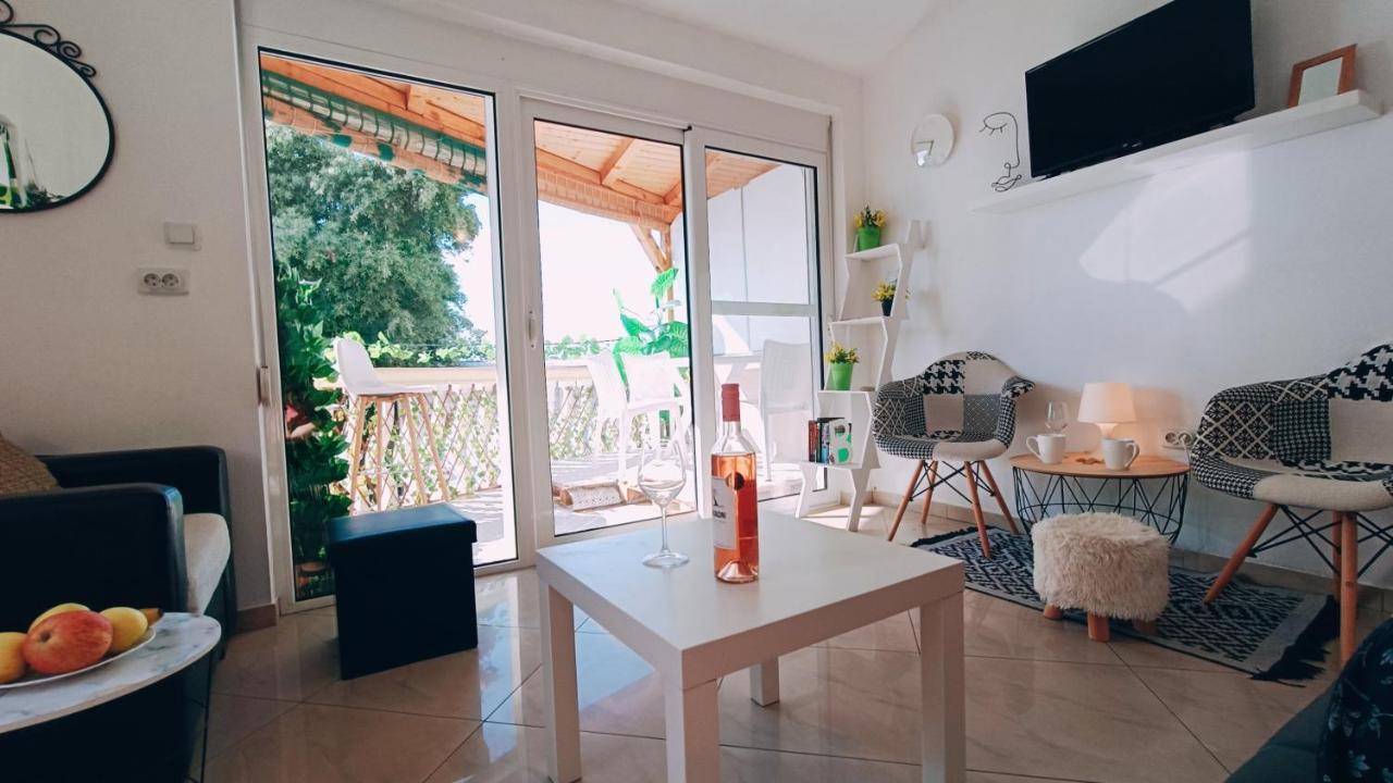 Beach Apartment With Beach Chairs N.1 Utjeha Bagian luar foto