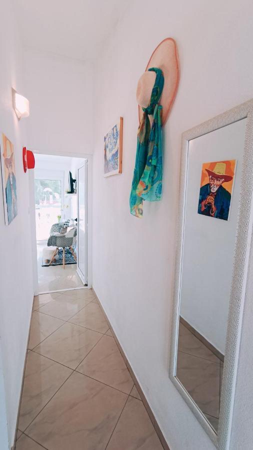 Beach Apartment With Beach Chairs N.1 Utjeha Bagian luar foto