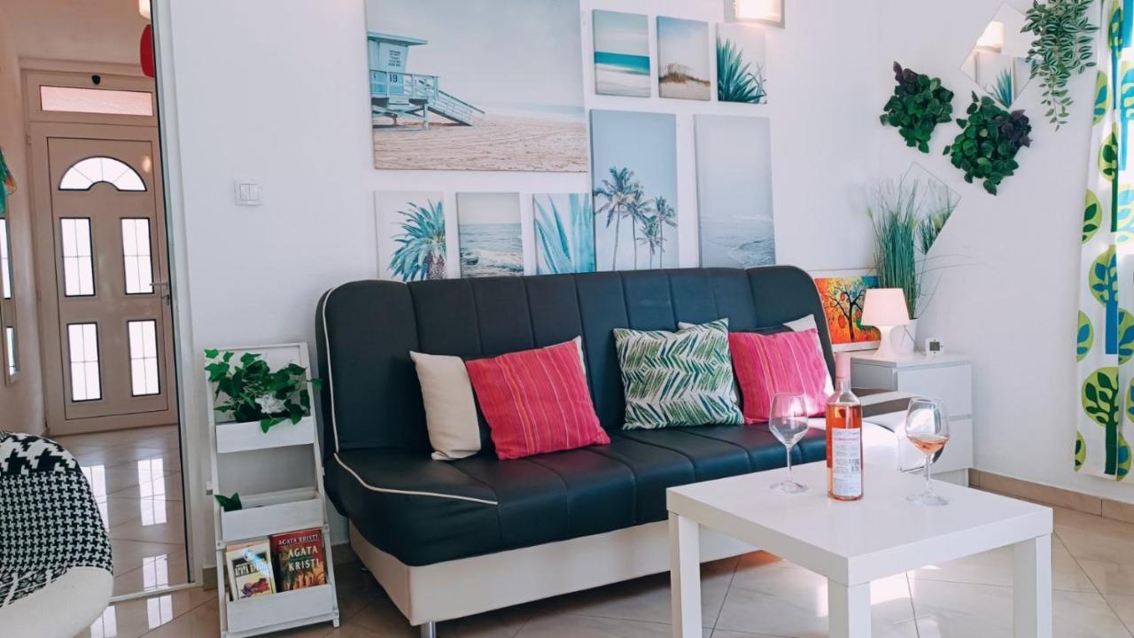 Beach Apartment With Beach Chairs N.1 Utjeha Bagian luar foto