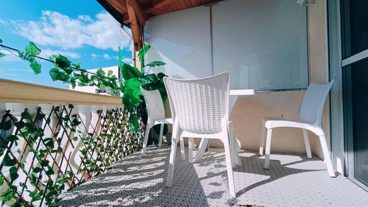 Beach Apartment With Beach Chairs N.1 Utjeha Bagian luar foto