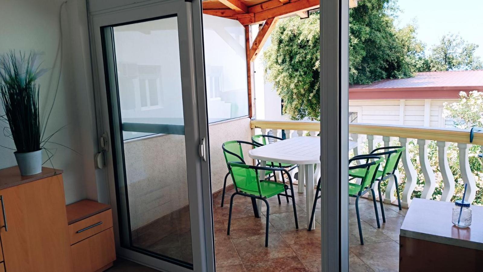 Beach Apartment With Beach Chairs N.1 Utjeha Ruang foto